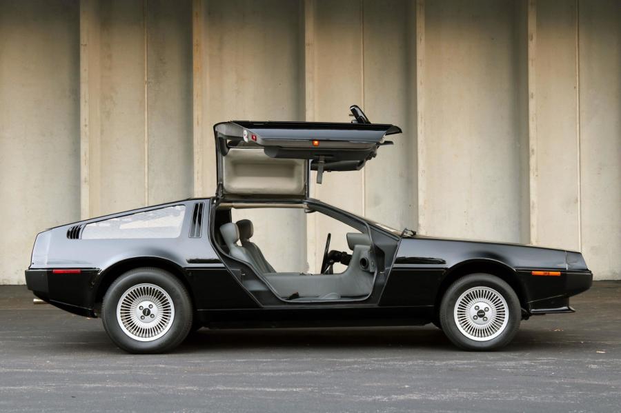  DeLorean DMC-12 in Black 1981 года  (фото 29 из 207)